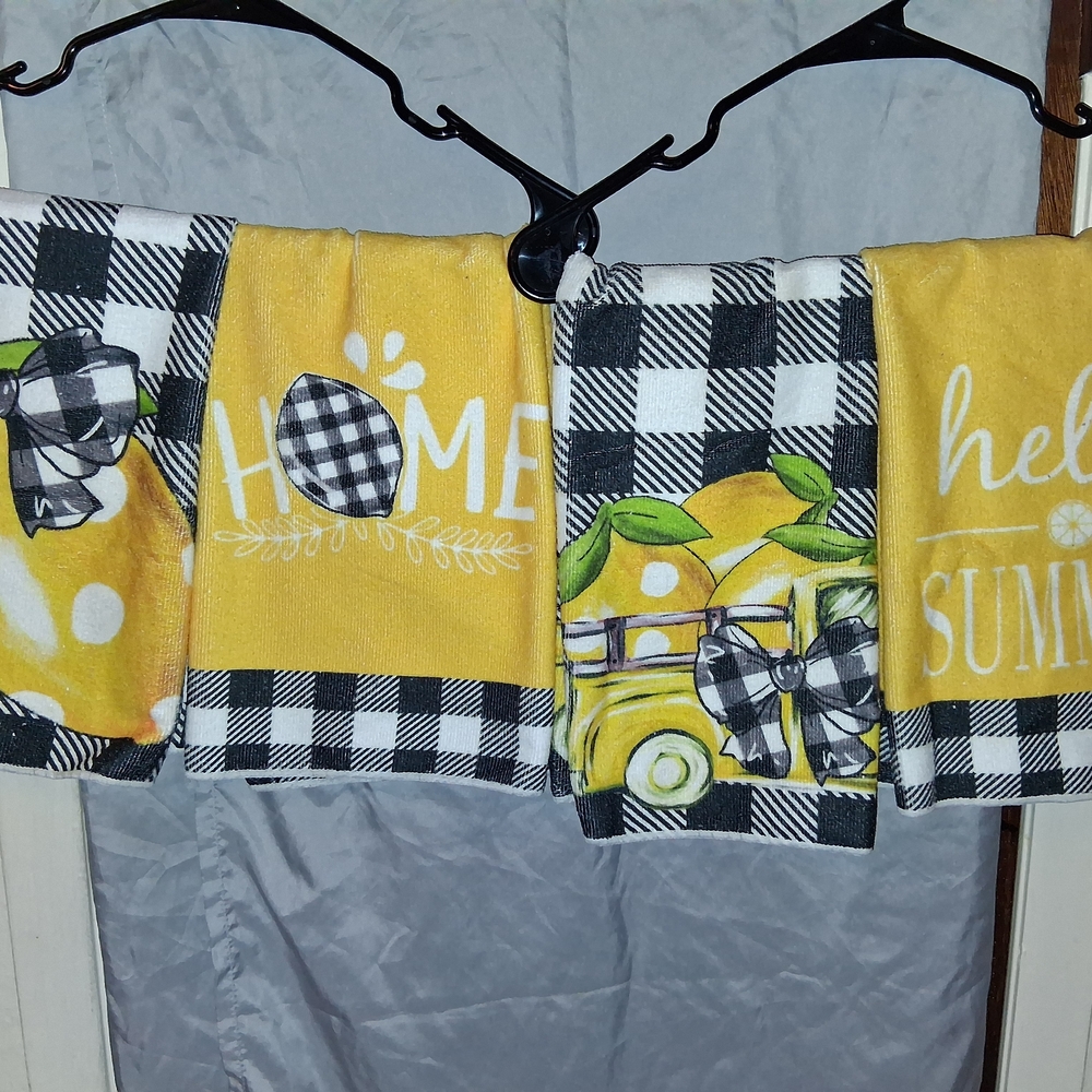 SHEIN Yellow and Black Kitchen Towels Set